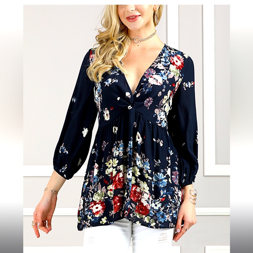 2/$40 NWOT Suzanne Betro Twist Front Navy Blue & Floral Peasant Tunic Blouse
